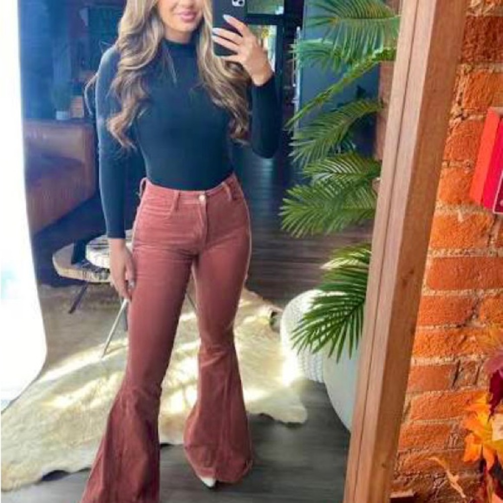 NEW🔥Corduroy Flare Jeans in color brick